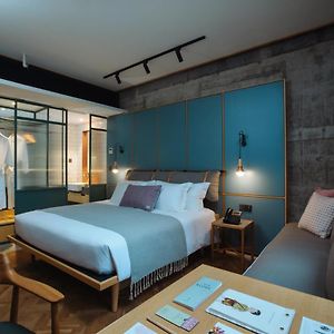 Courtyard Room